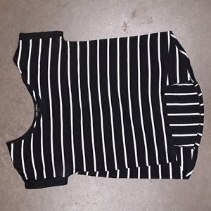 Cable & Gauge black and white short sleave top.